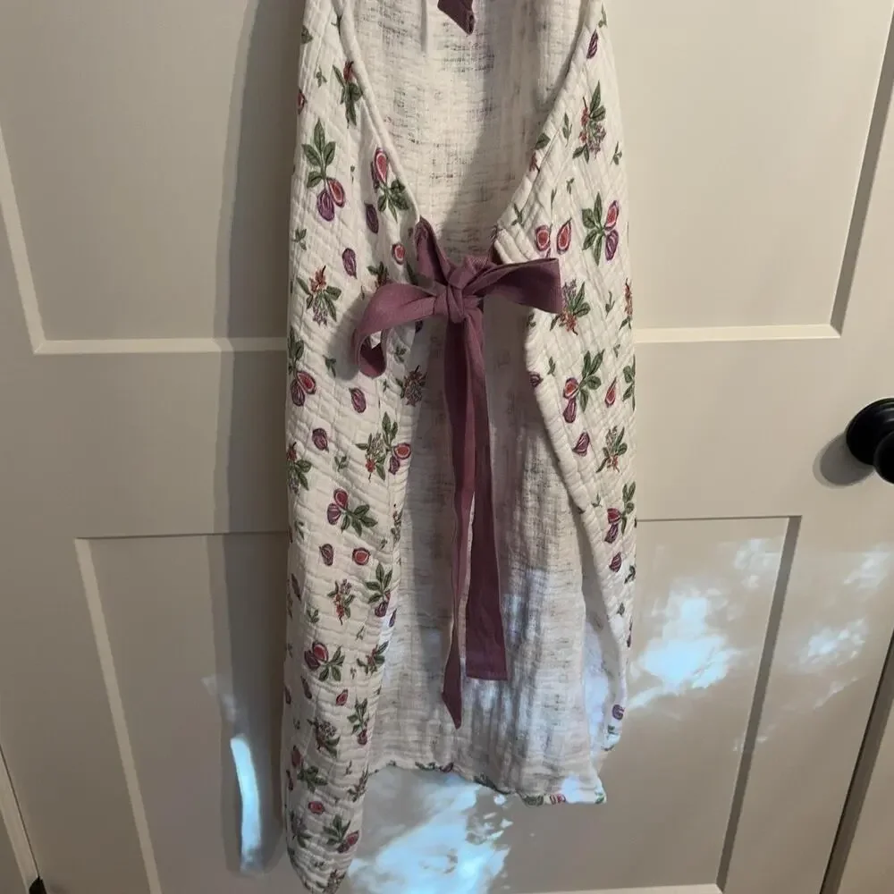 En Vogue Crossback Apron Adult One Size White Fig Fruit Cotton Gauze Kitchen NWT